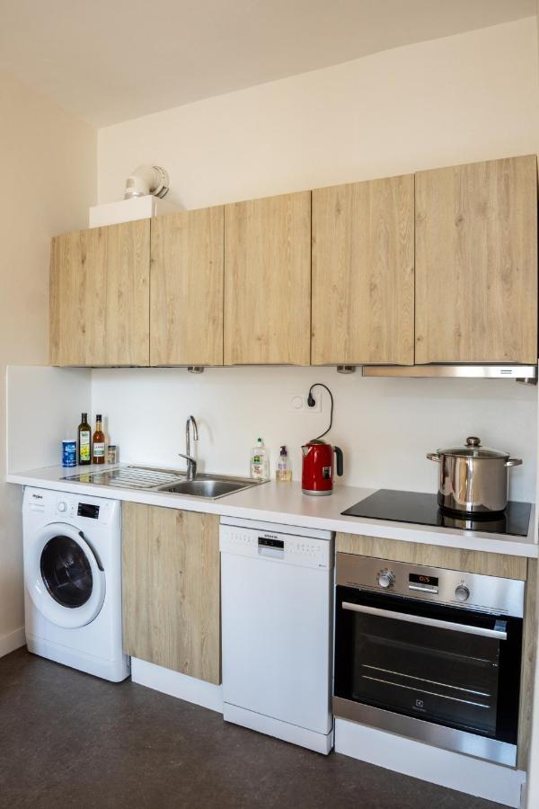 Bel Appartement, Bien Equipe Et Confortable Dans Le Centre Historique Fougères Exterior foto